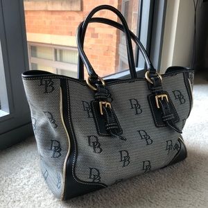 Dooney & Bourke purse